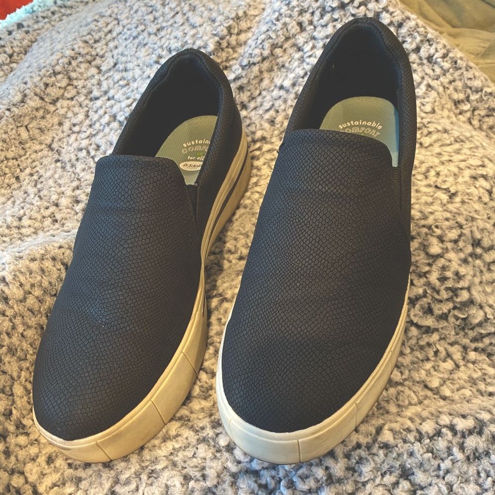 Dr. Scholls happiness low top sneaker, women’s 11. Black